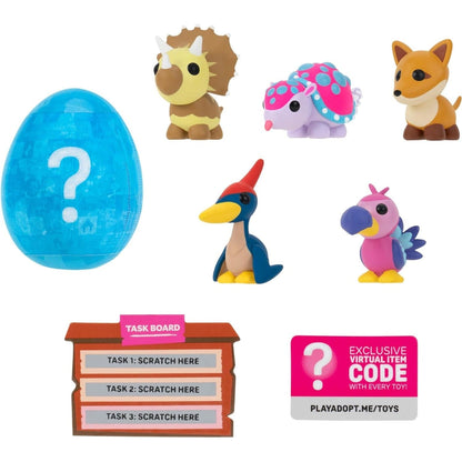 Conteúdo Adopt Me Ilha Fóssil com ovo azul, figuras, quadro de tarefas e cartão de código