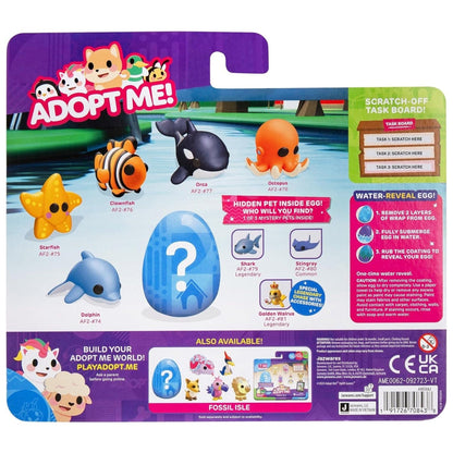 Parte de trás da embalagem Adopt Me Into The Sea com figuras da coleção