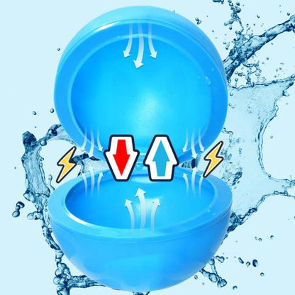 Balão de água reutilizável azul aberto a mostrar o fecho