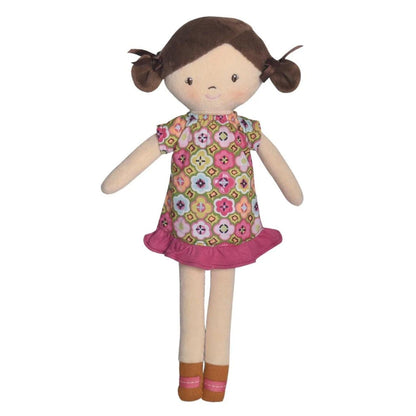 Boneca de Pano Ivy 33 cm com vestido estampado rosa e cabelo castanho apanhado