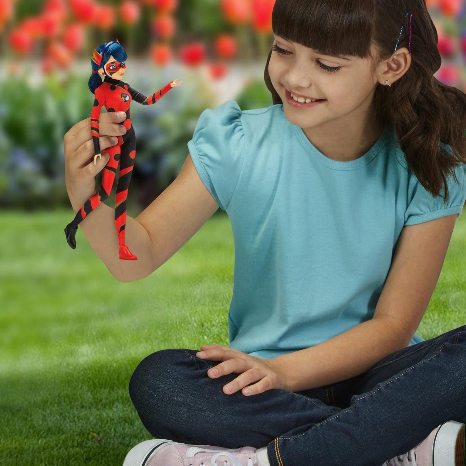 Apresentamos Ladybug Dragon Bug com o SKU 25001024 recomendado para + 4 anos