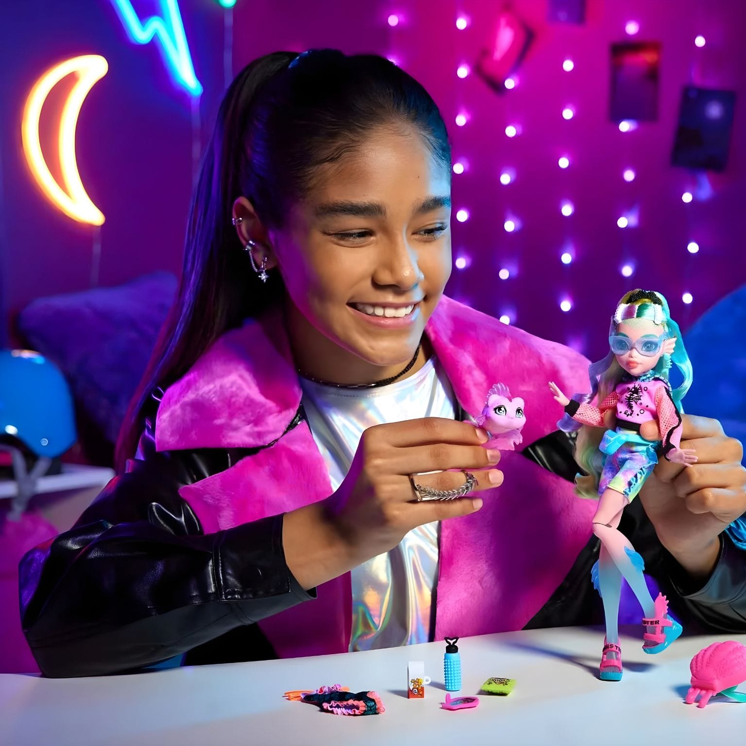 Apresentamos Monster High - Lagoona Blue com roupa extra com o SKU 776979824 recomendado para + 4 anos