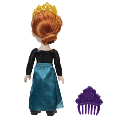 Boneca Anna vista de costas com cabelo apanhado e coroa