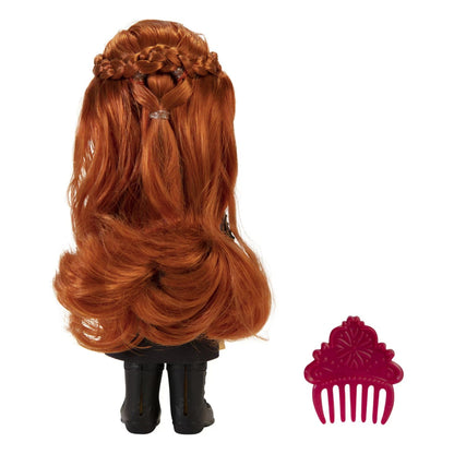 Boneca Anna vista de costas com cabelo ruivo entrançado