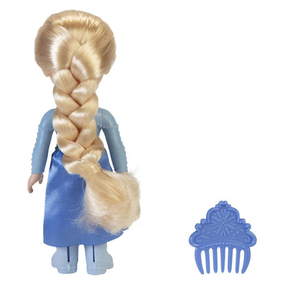 Boneca Elsa vista de costas com trança loira e pente