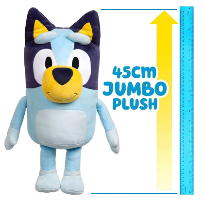 Peluche da Bluey junto a uma régua com a indicação de 45 cm