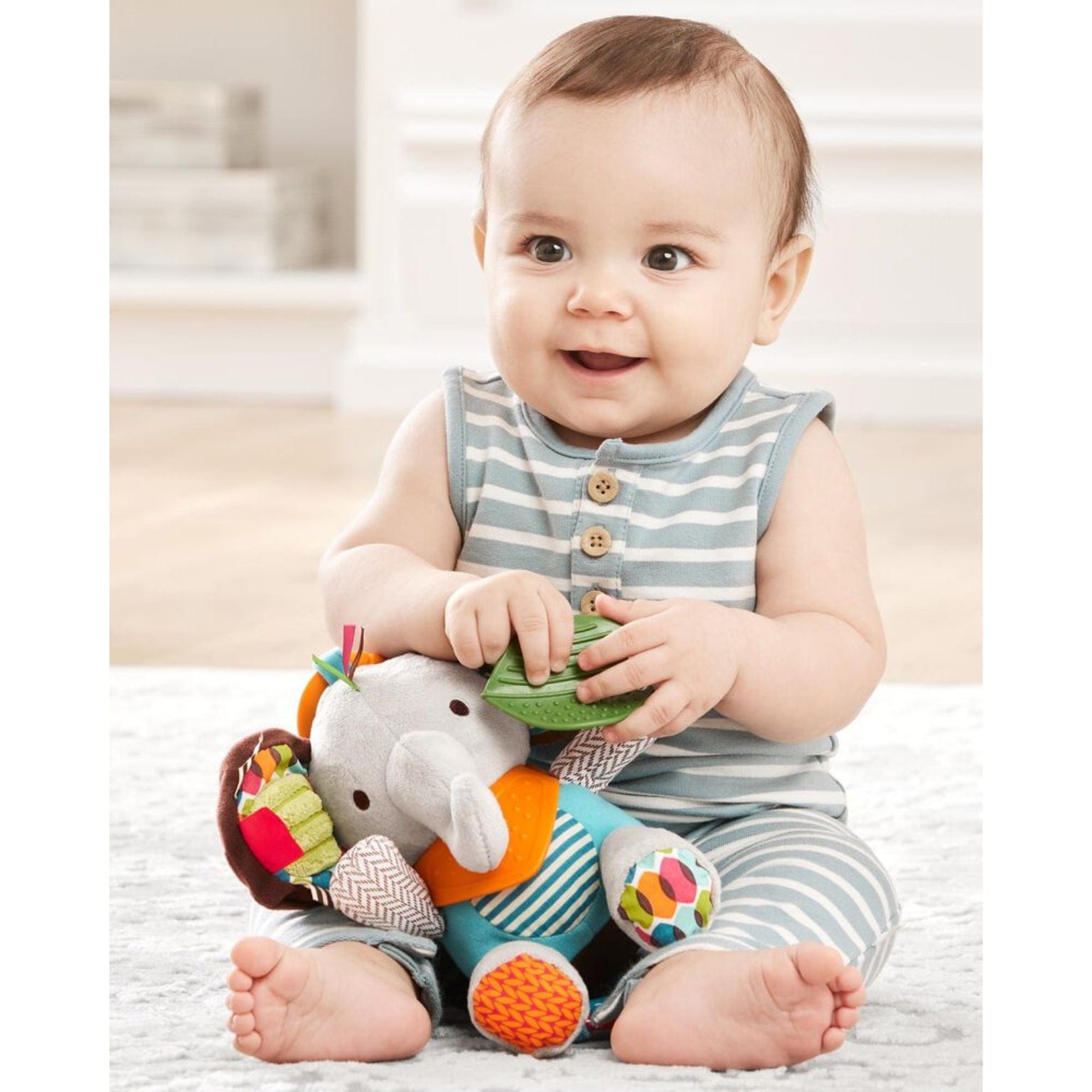 Apresentamos Peluche de actividades Elefante com o SKU 820620224 recomendado para + 0 meses