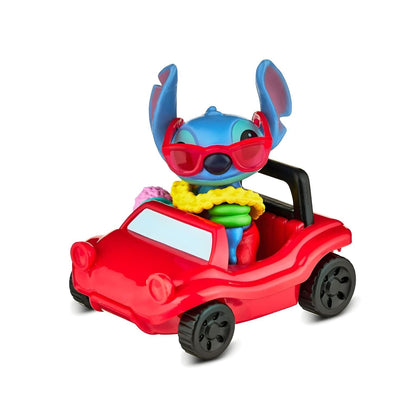 Stitch com óculos de sol vermelhos a conduzir o carro descapotável vermelho