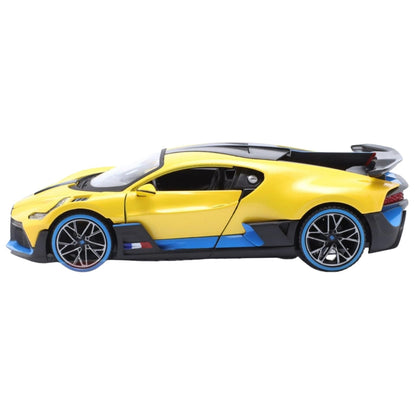 Bugatti Divo amarelo e preto visto de lado