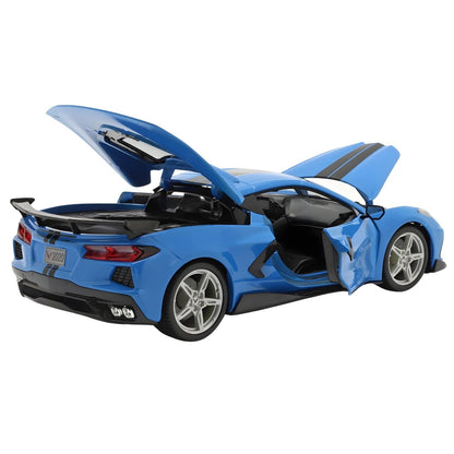 Chevrolet Corvette Stingray Coupe 2020 azul com capô traseiro aberto, vista traseira