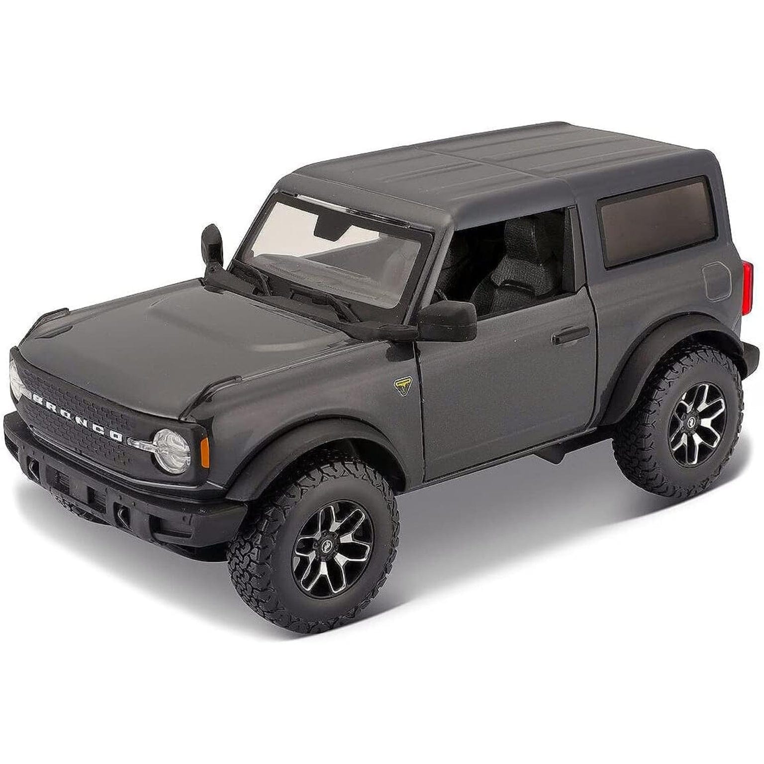 Apresentamos Ford Bronco Badlands cinza com o SKU 683153024 recomendado para + 3 anos