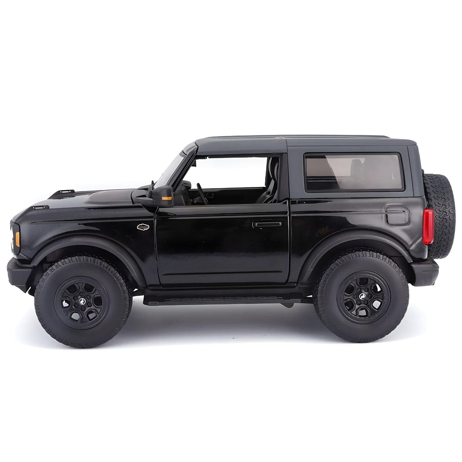 Apresentamos Ford Bronco Wildtrak 2021 Preto 1/18 com o SKU 133145625 recomendado para + 3 anos