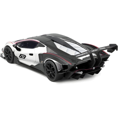 Traseira do Lamborghini Essenza SCV12 com asa traseira grande
