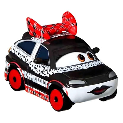 Carro Chisaki da Cars visto de lado com rodas vermelhas