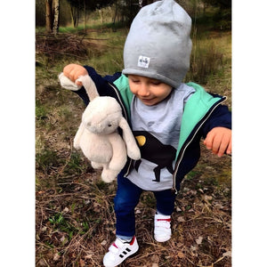 Apresentamos Coelho de peluche Pale 25 cm com o SKU 526828524 recomendado para + 6 meses