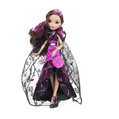 Ever After High Briar Beauty de frente com capa de renda aberta e coroa