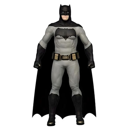 Figura DC Comics Batman cinzenta com capa preta