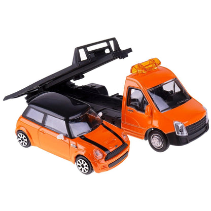 Iveco Daily com plataforma inclinada e Mini Cooper S laranja à frente