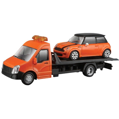 Iveco Daily laranja de reboque com Mini Cooper S em cima da plataforma