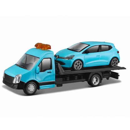 Iveco Daily com Renault Clio visto de lado