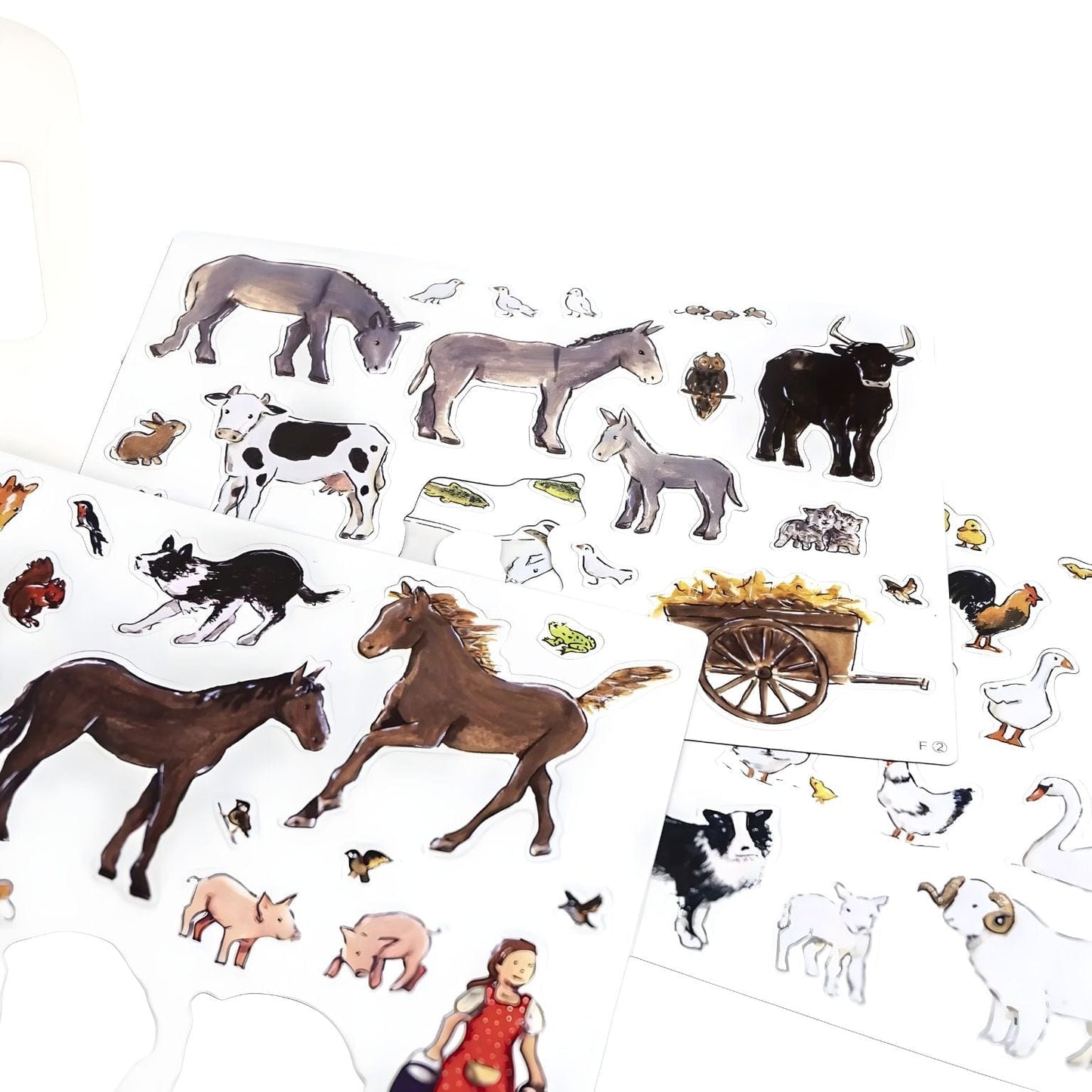 Jogo Magnético Quinta Egmont Toys com animais da quinta, tractor e cenário ilustrado portátil