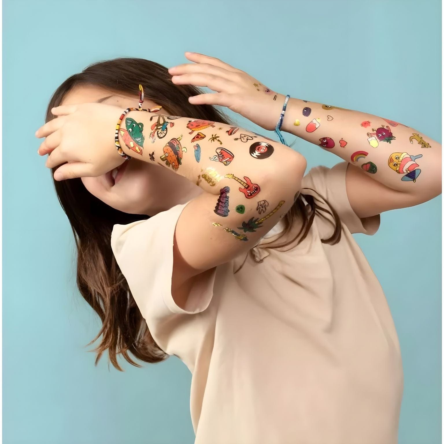 Apresentamos Kit de tatuagem Infantil Dinossauros com o SKU 590303624 recomendado para + 3 anos