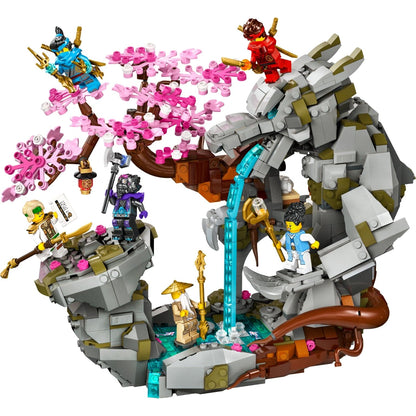 Santuário de Pedra do Dragão LEGO Ninjago montado com cerejeira e cascata