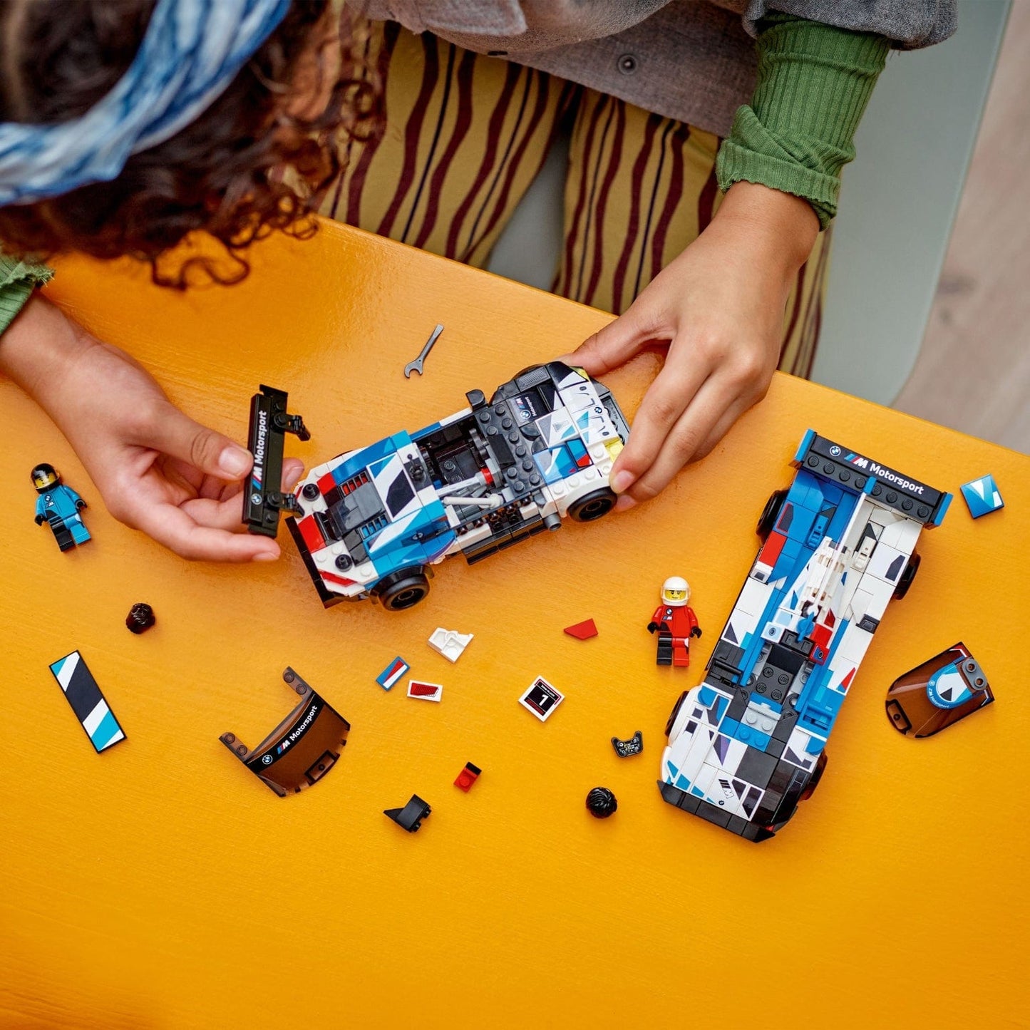 Apresentamos Lego Speed Champions - Carros de Corrida BMW M4 GT3 e BMW M Hybrid V8 com o SKU 667692224 recomendado para + 9 anos