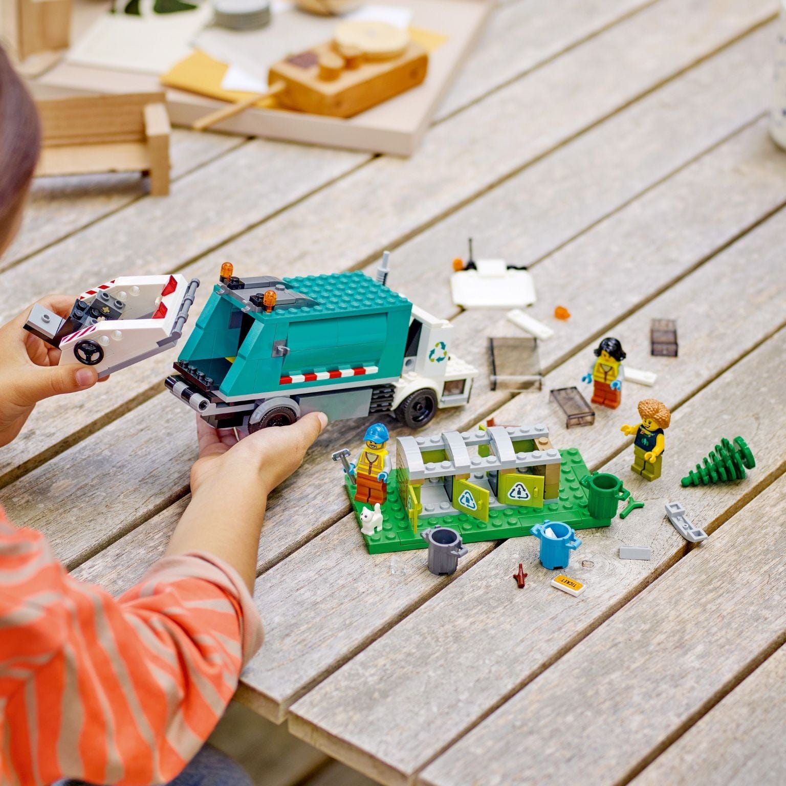 Apresentamos Lego City - O Camião da Reciclagem com o SKU 666038624 recomendado para + 5 anos