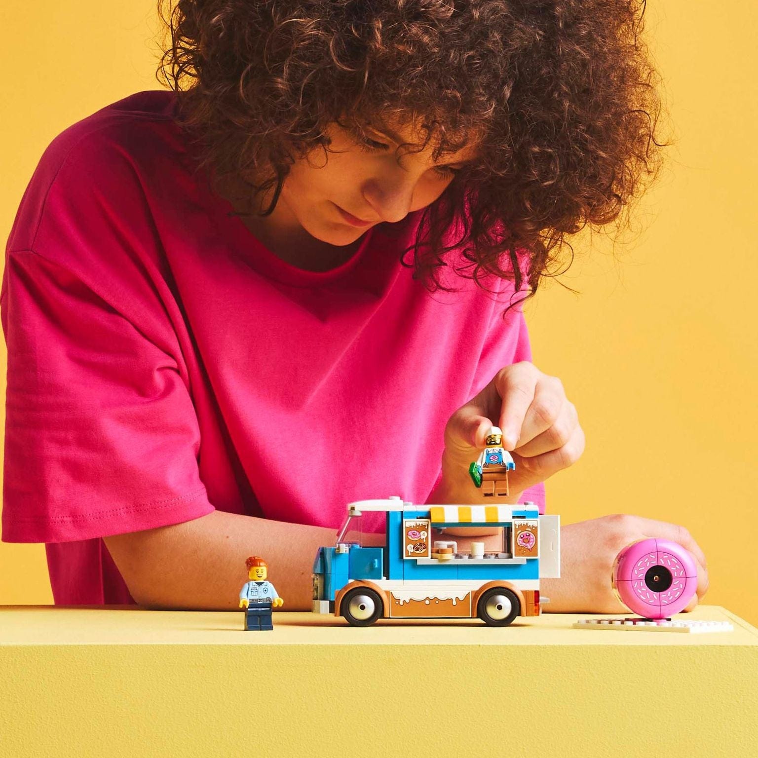 Apresentamos Lego City Carrinha de Donuts com o SKU 666045225 recomendado para + 5 anos