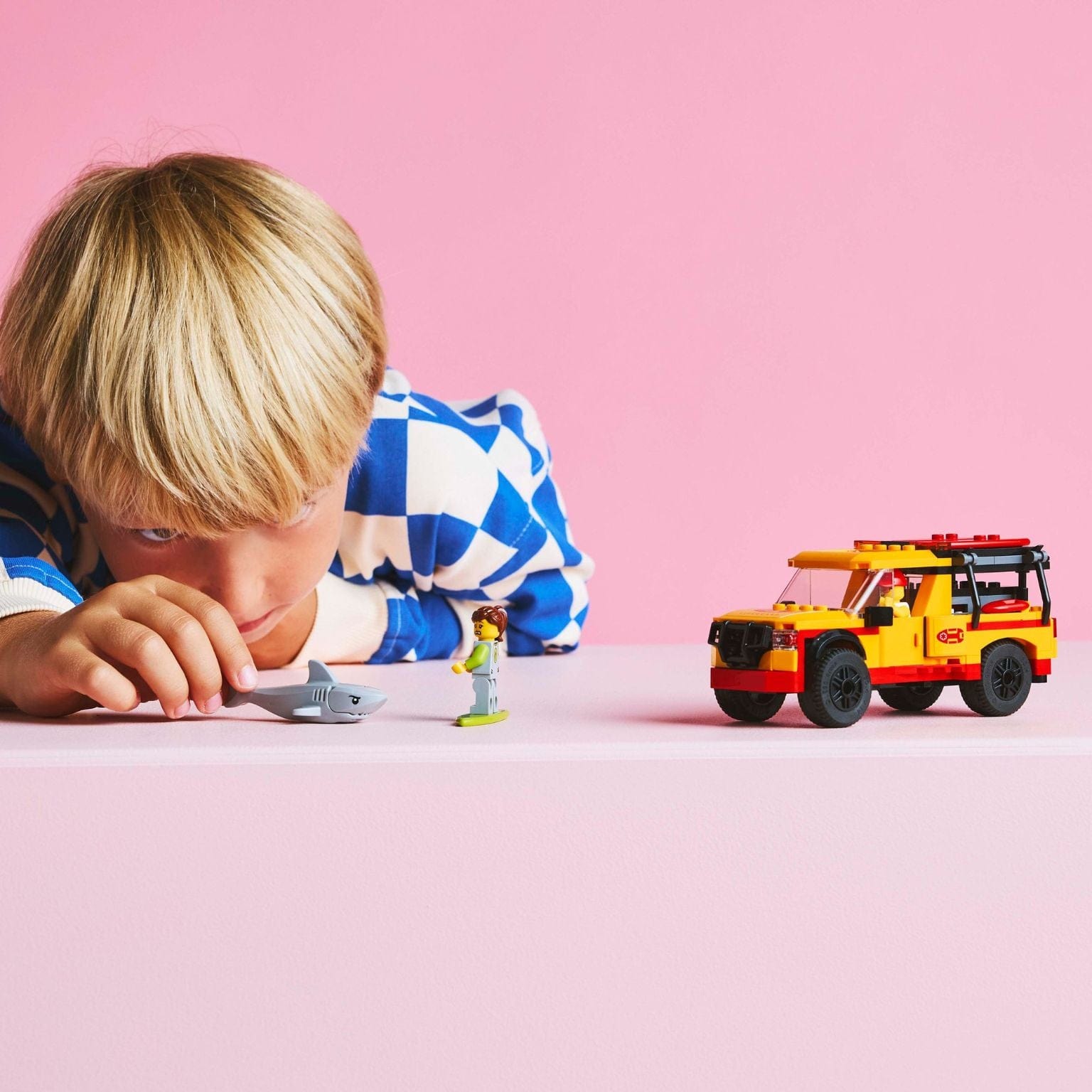 Apresentamos Lego City Carrinha de Resgate Salva-vidas com o SKU 666045325 recomendado para + 6 anos
