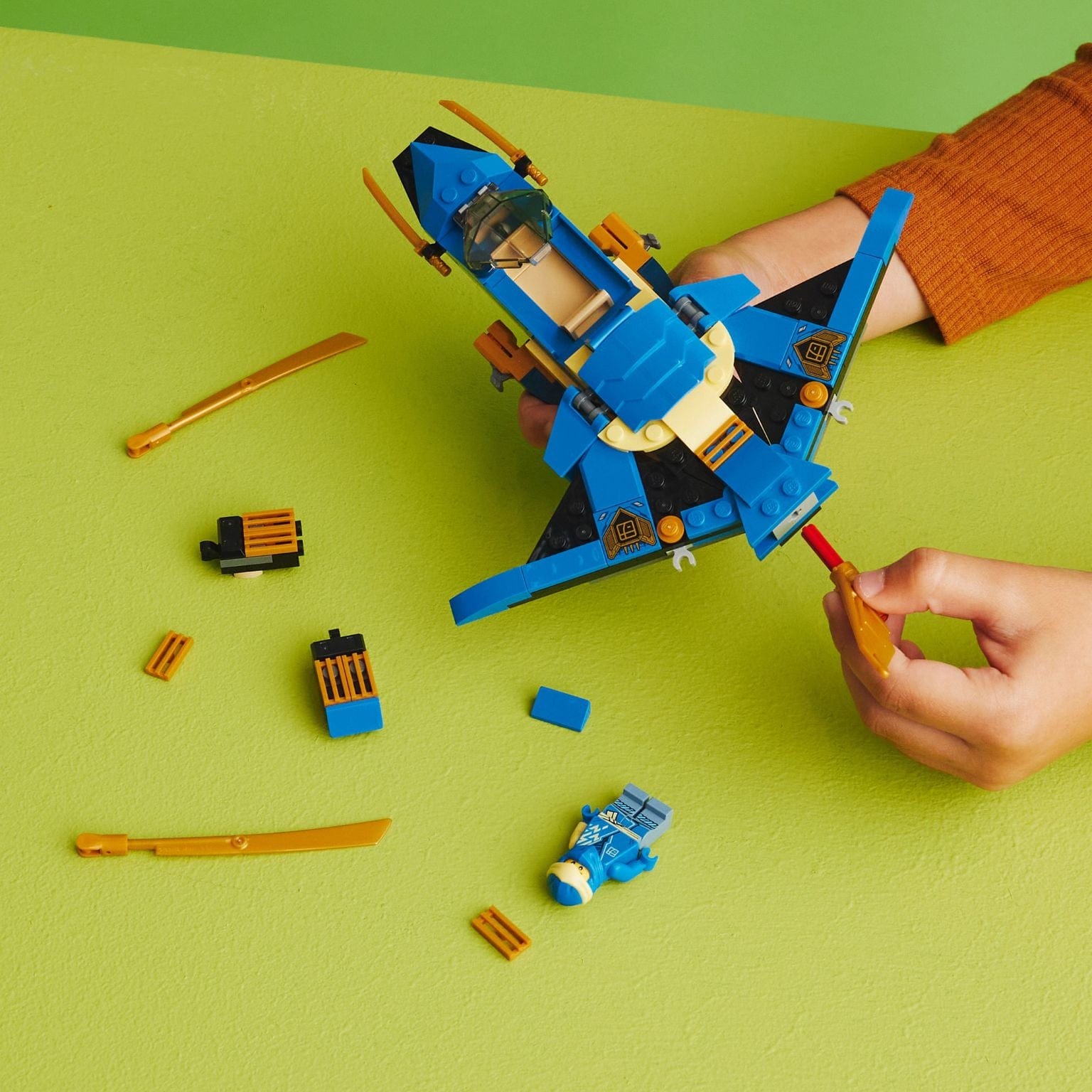 Apresentamos Lego Ninjago - Jato Relâmpago EVO do Jay com o SKU 667178424 recomendado para + 6 anos