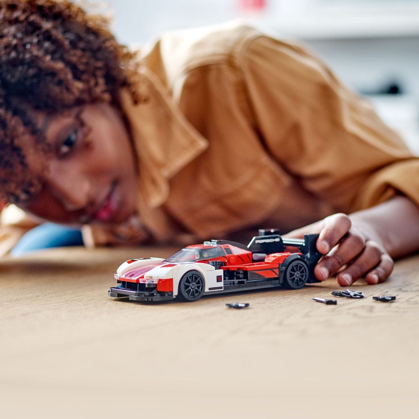 Apresentamos Lego Speed Champions Porsche 963 com o SKU 667691623 recomendado para + 9 anos