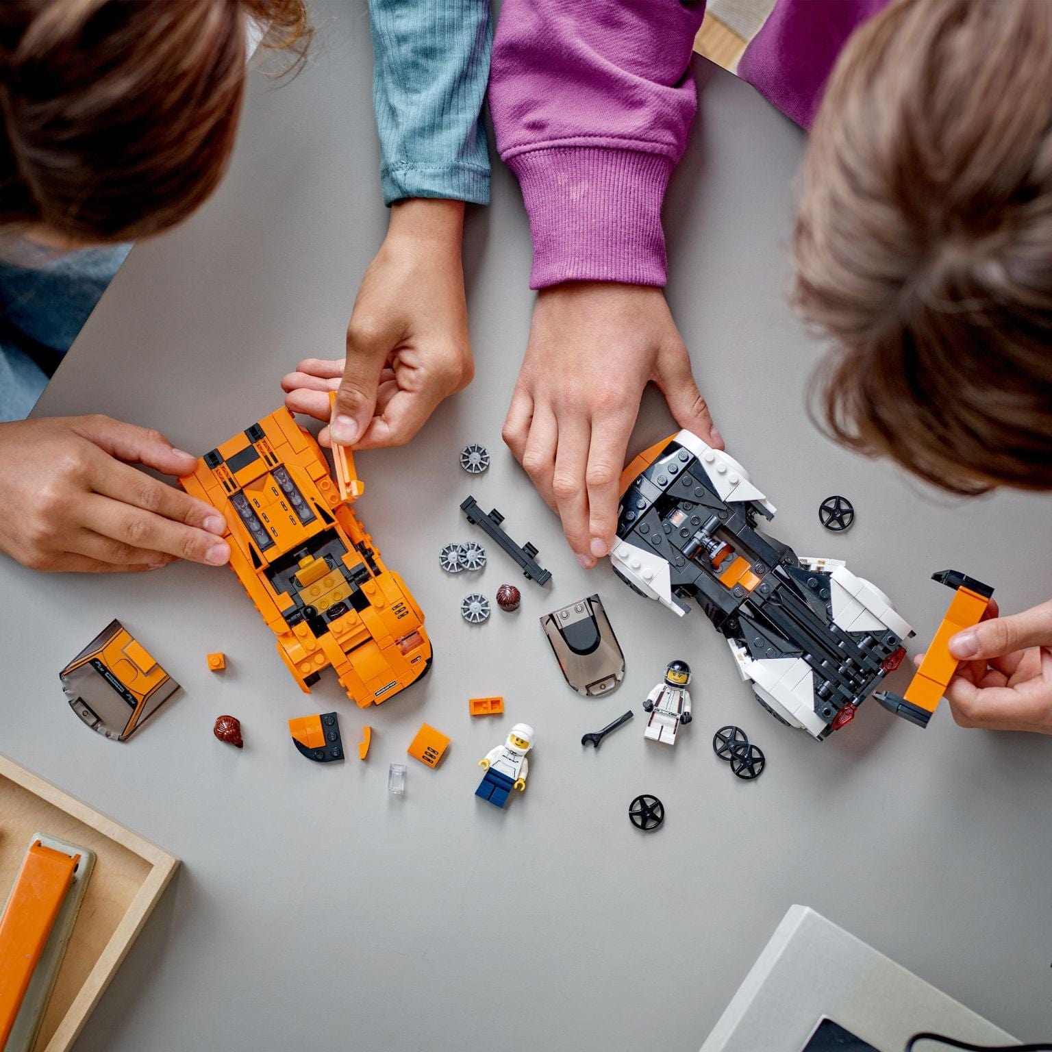 Apresentamos Lego Speed Champions McLaren Solus GT e McLaren F1 LM (copiar) com o SKU 667691824 recomendado para + 9 anos