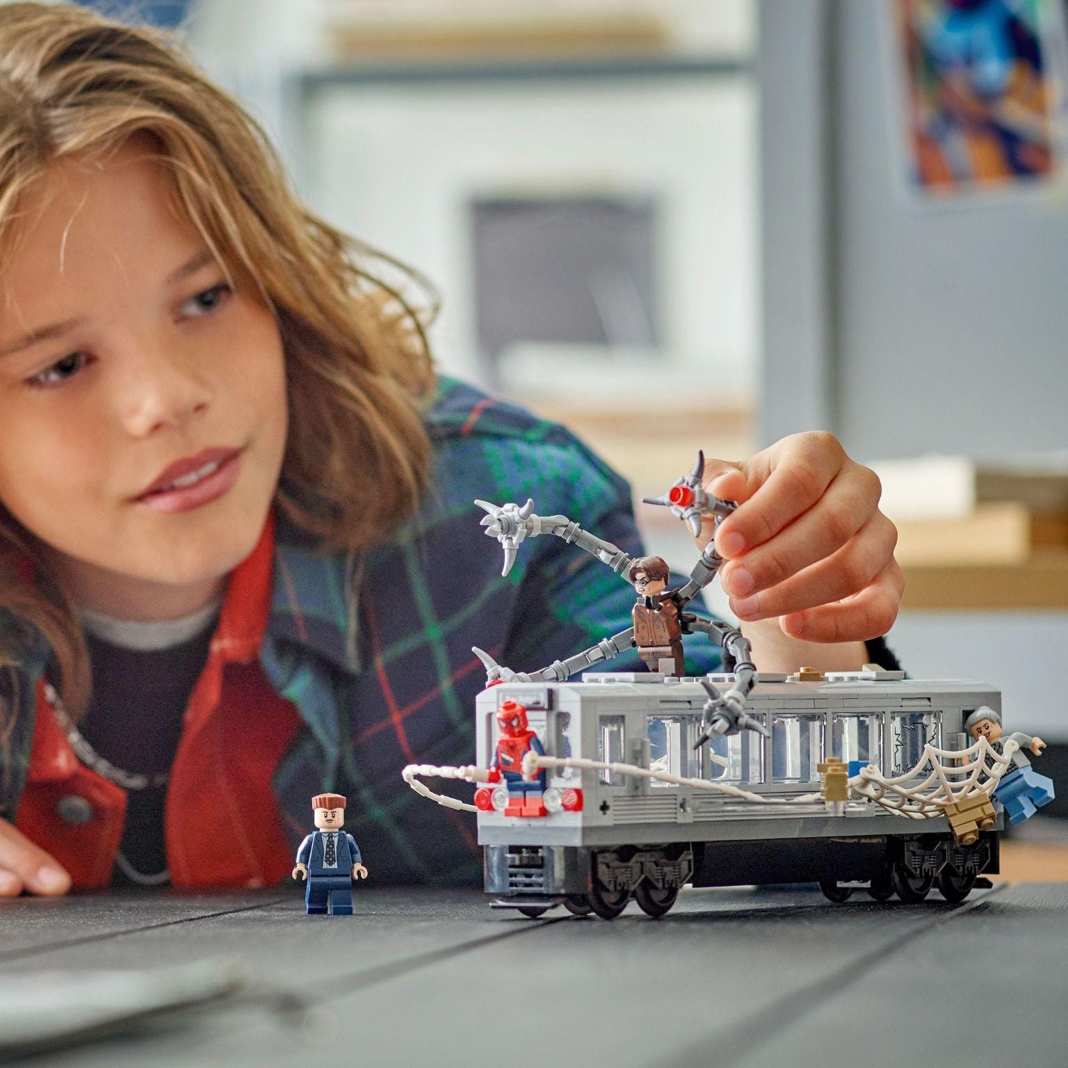 Apresentamos Lego Super Heroes- Spider-Man contra Dock Ock – Cena do Metro com o SKU 667632125 recomendado para + 9 anos