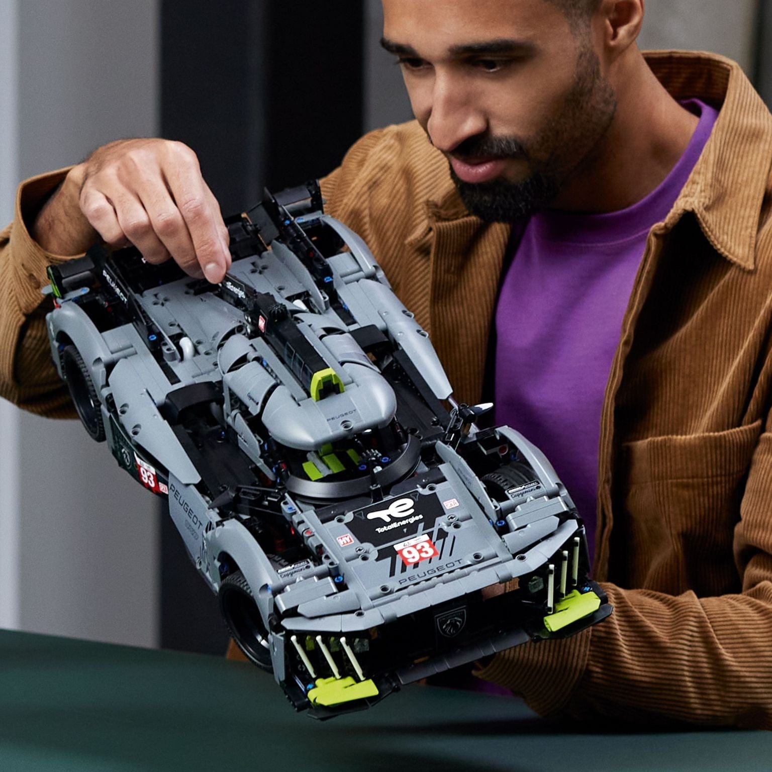 Apresentamos Lego Technic - Peugeot 9X8 24H Le Mans Hybrid Hypercar com o SKU 664215624 recomendado para + 14 anos