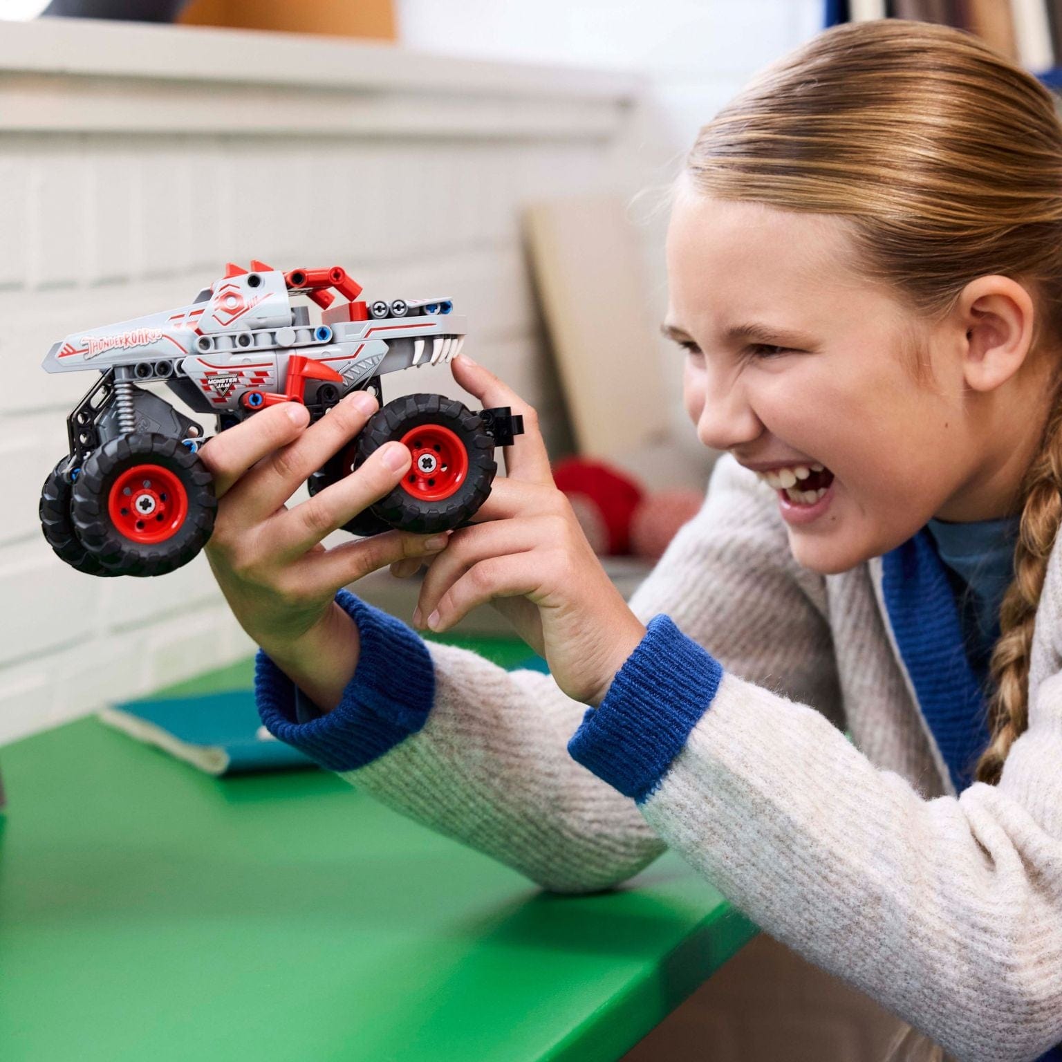 Apresentamos Lego Technic - Pull-Back Monster Jam™ ThunderROARus com o SKU 664220025 recomendado para + 7 anos