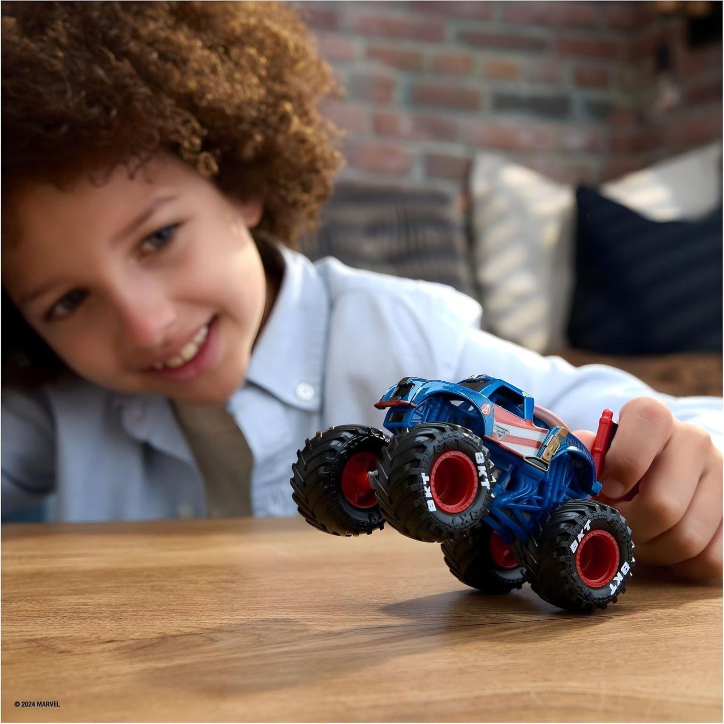 Apresentamos Monster Jam Marvel - Capitão América com o SKU 550147625 recomendado para + 3 anos