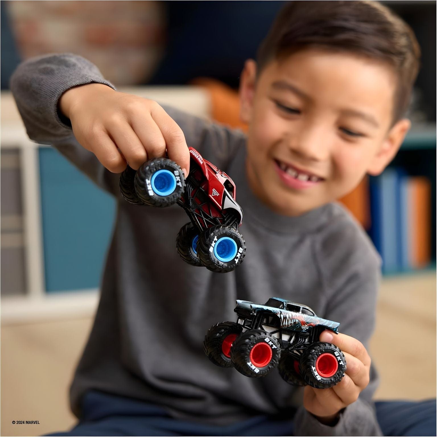 Apresentamos Monster Jam - Venom vs Spiderman com o SKU 770497124 recomendado para + 3 anos