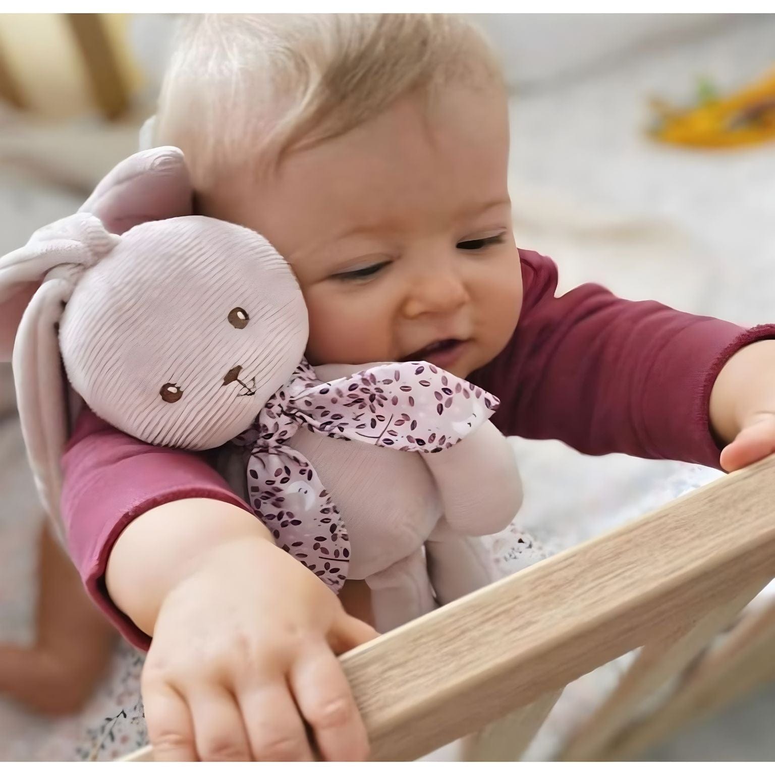 Apresentamos Peluche Coelho Rosa 35 cm da Kaloo com o SKU 226994522 recomendado para + 0 meses