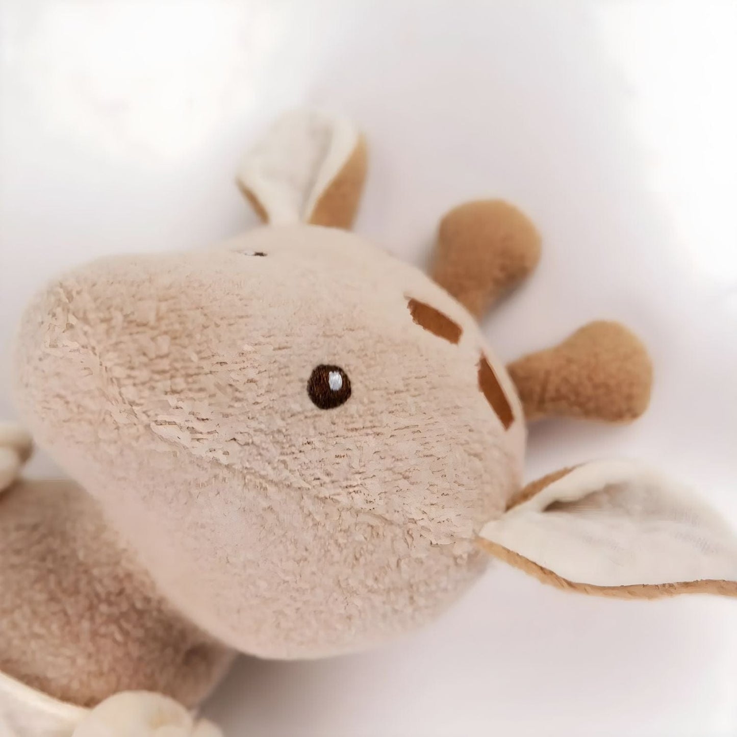 Apresentamos Peluche Girafa Leonie com o SKU 722080725 recomendado para + 0 meses