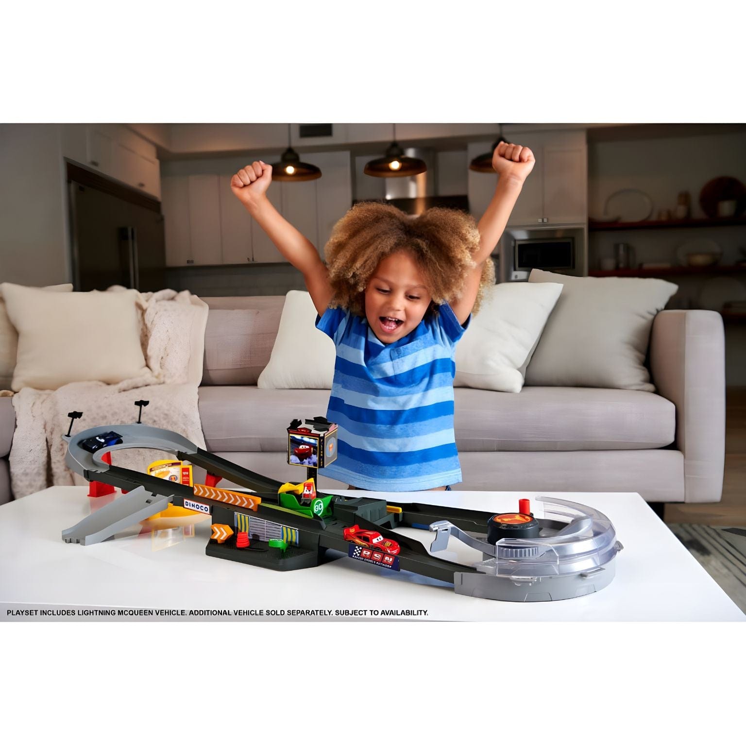 Apresentamos Pista Cars Taça Pistão com o SKU 775674024 recomendado para + 4 anos
