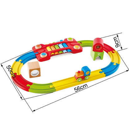 Pista de Comboio sensorial montada com medidas de 56 por 50 cm