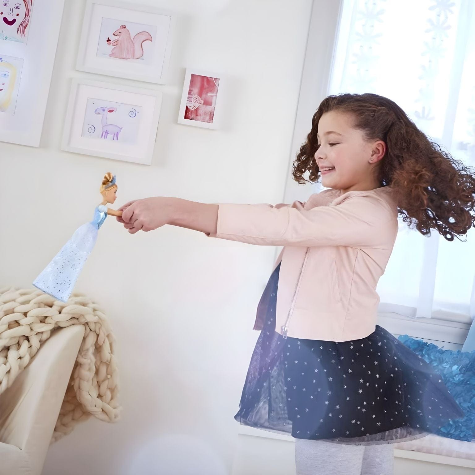Apresentamos Princesa Disney Cinderela Brilho Real com o SKU 557904823 recomendado para + 3 anos