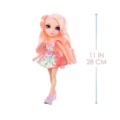 Boneca Rainbow High Bella Parker de cabelo rosa com indicação de 28 cm