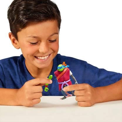 Tartaruga Ninja Mix n Match Splinter com criança a trocar peças