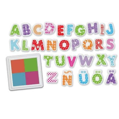 Carimbos Alfabeto: carimbos de letras de A a Z e almofada de tinta de quatro cores