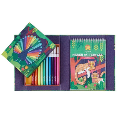 Conjunto Colorir Animais aberto com lápis de cor e bloco