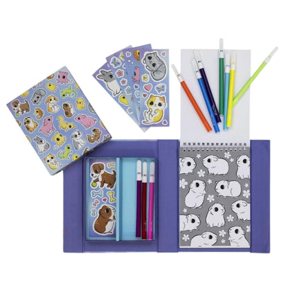 Conjunto Colorir Animais bebé aberto, com autocolantes, marcadores e desenhos para colorir