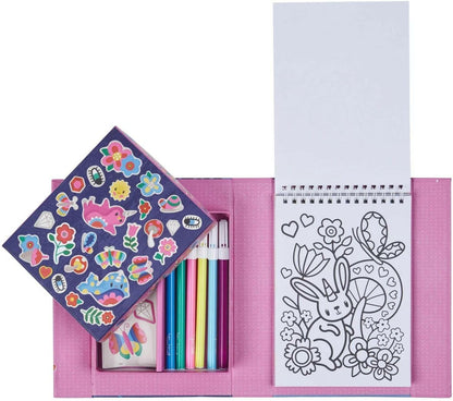 Conjunto Colorir Criaturas Mágicas aberto com autocolantes, lápis e bloco